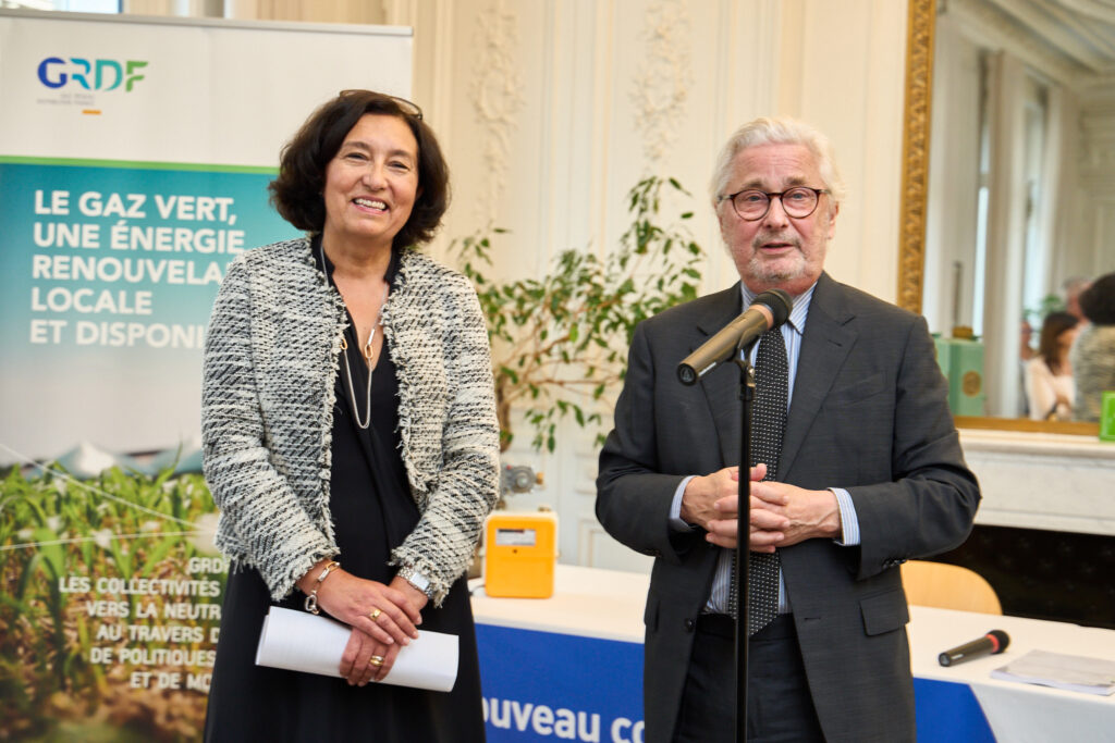Laurence Poirier-Dietz, directrice générale de GRDF et Jean-Jacques Guillet, président du Sigeif, engagés pour la transition écologique avec les gaz renouvelables